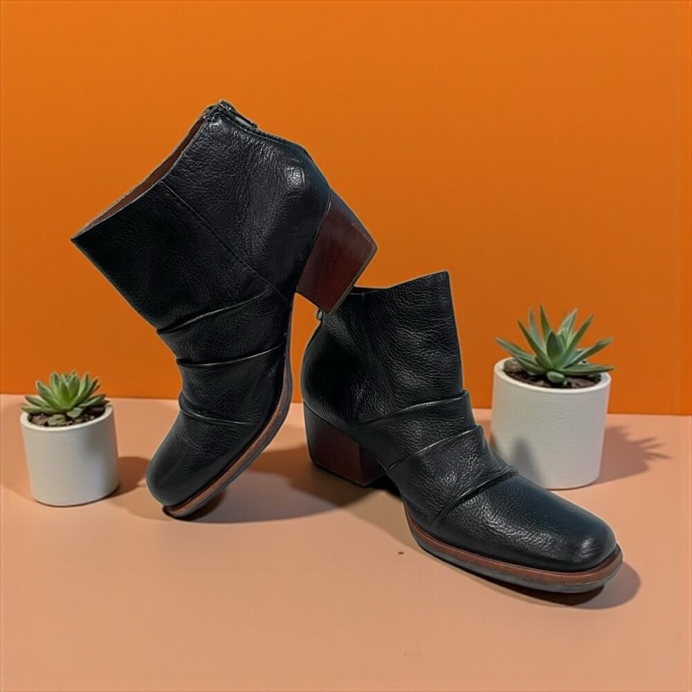 KORK-EASE Korks Kissle Heeled Ankle Boots Booties Folded Black Leather Sz 6.5